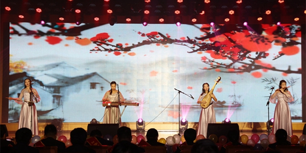 11、股份公司樂(lè)器演奏.jpg