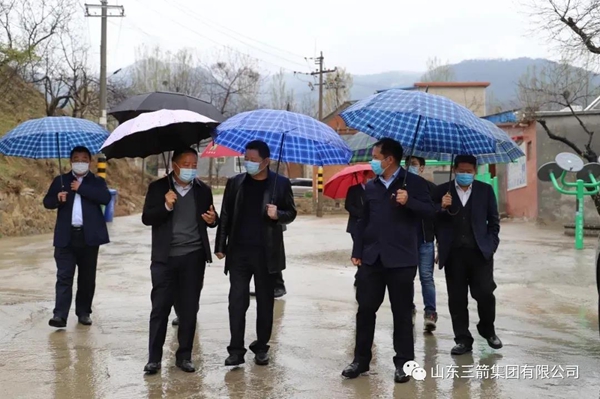精準扶貧｜山東三箭集團董事長楊承林調(diào)研脫貧攻堅 ，確保工作成效
