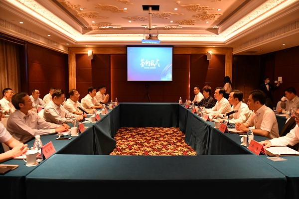 市中區(qū)政府、中國鐵塔山東省分公司、山東三箭集團舉行項目合作簽約儀式